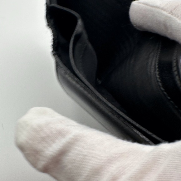 Prada patent Leather bi fold wallet - Picture 9 of 10